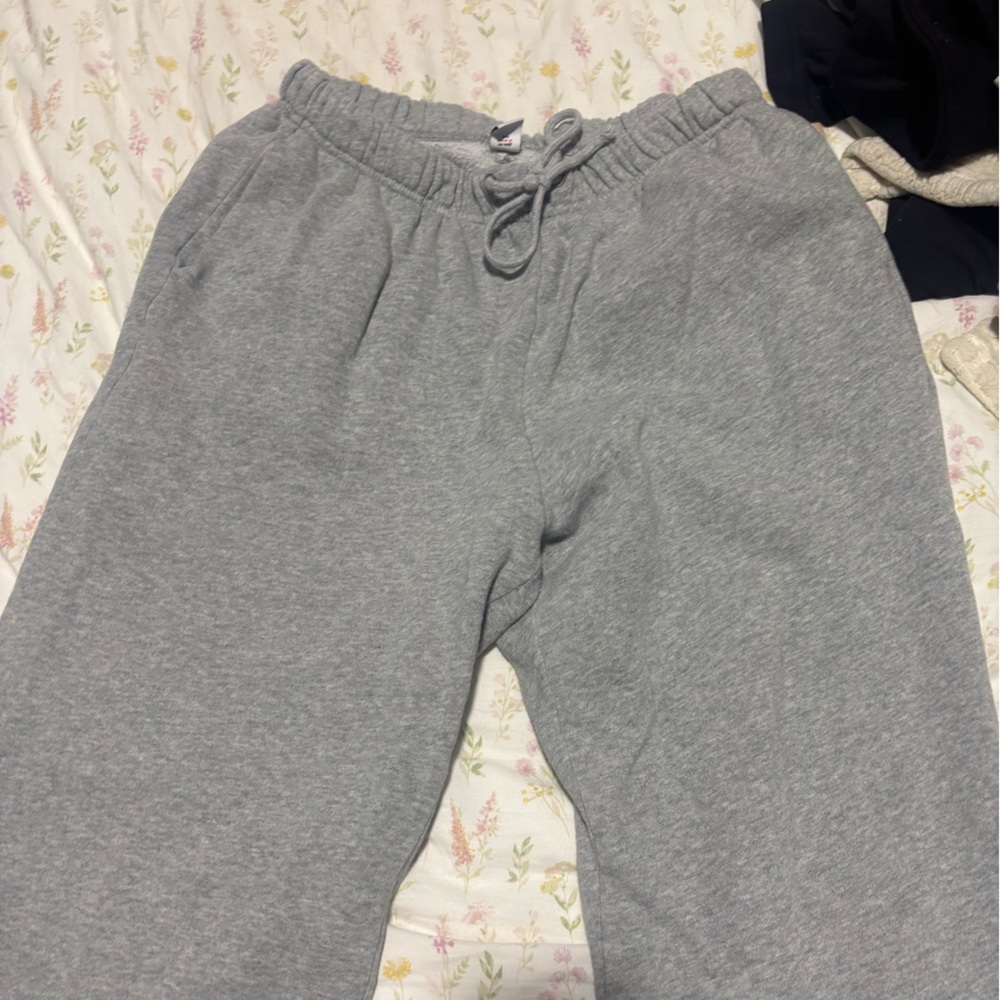 Old Navy Heather Gray Sweatpants